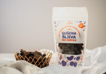 Osmotski sušena šljiva.